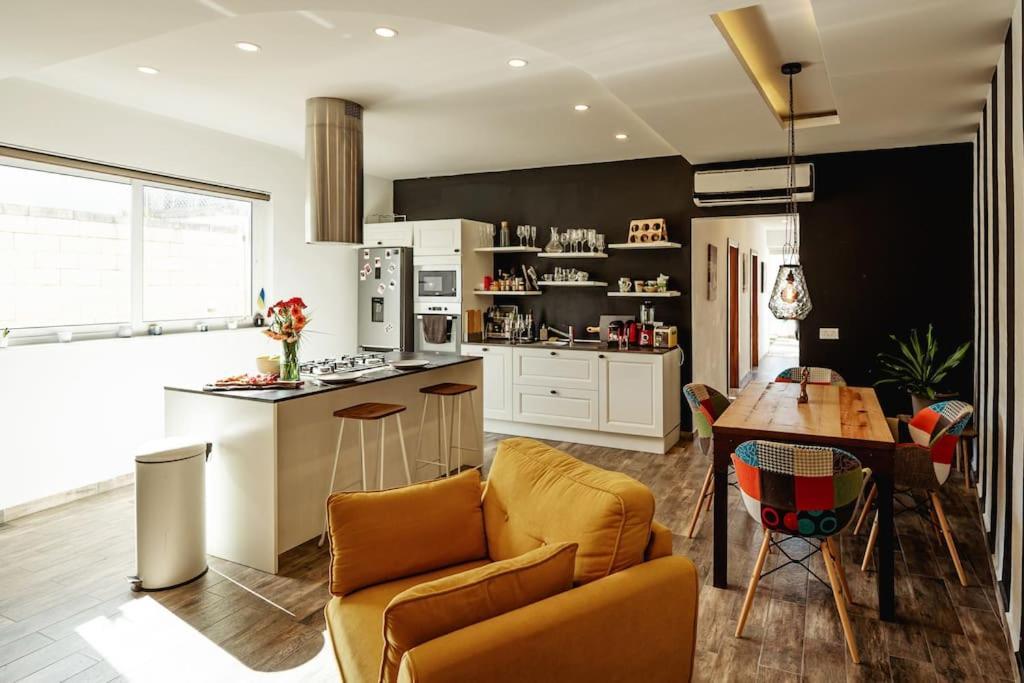 Luxury Designer Penthouse With Private Jacuzzi Lägenhet Sliema Exteriör bild