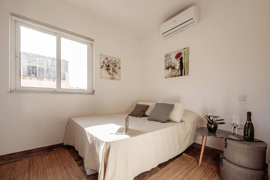 Luxury Designer Penthouse With Private Jacuzzi Lägenhet Sliema Exteriör bild