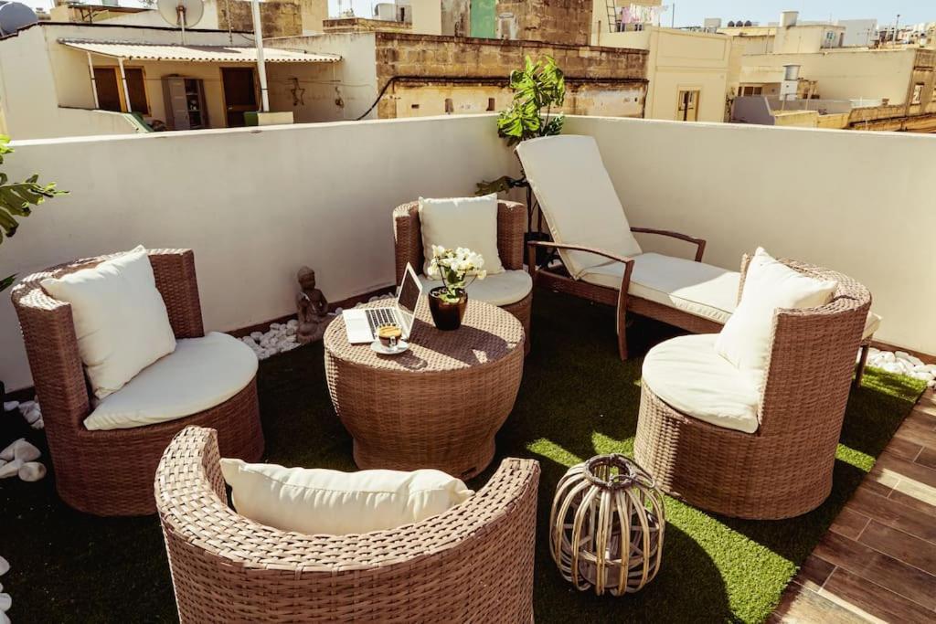 Luxury Designer Penthouse With Private Jacuzzi Lägenhet Sliema Exteriör bild